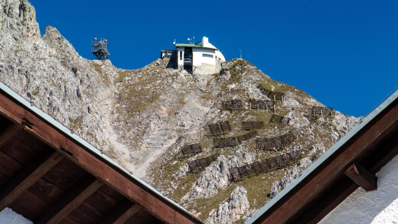 Cafe Pension Alpina Innsbruck Exteriör bild