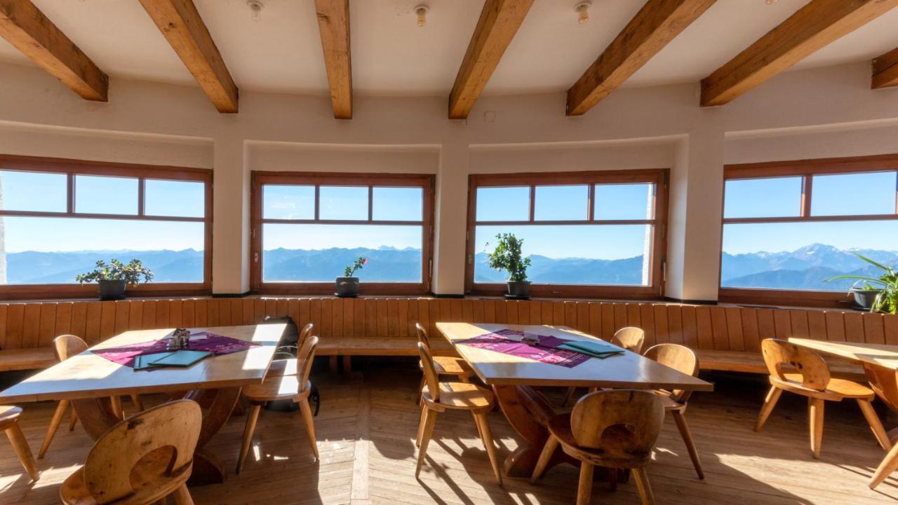 Cafe Pension Alpina Innsbruck Exteriör bild